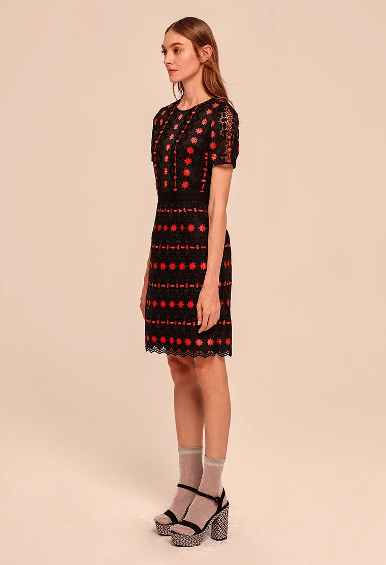 Totem lace round neck short sleeve dress