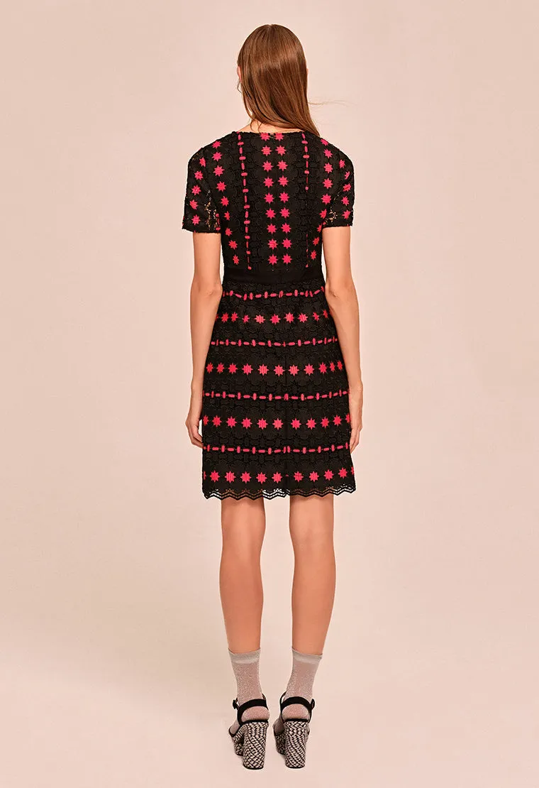 Totem lace round neck short sleeve dress
