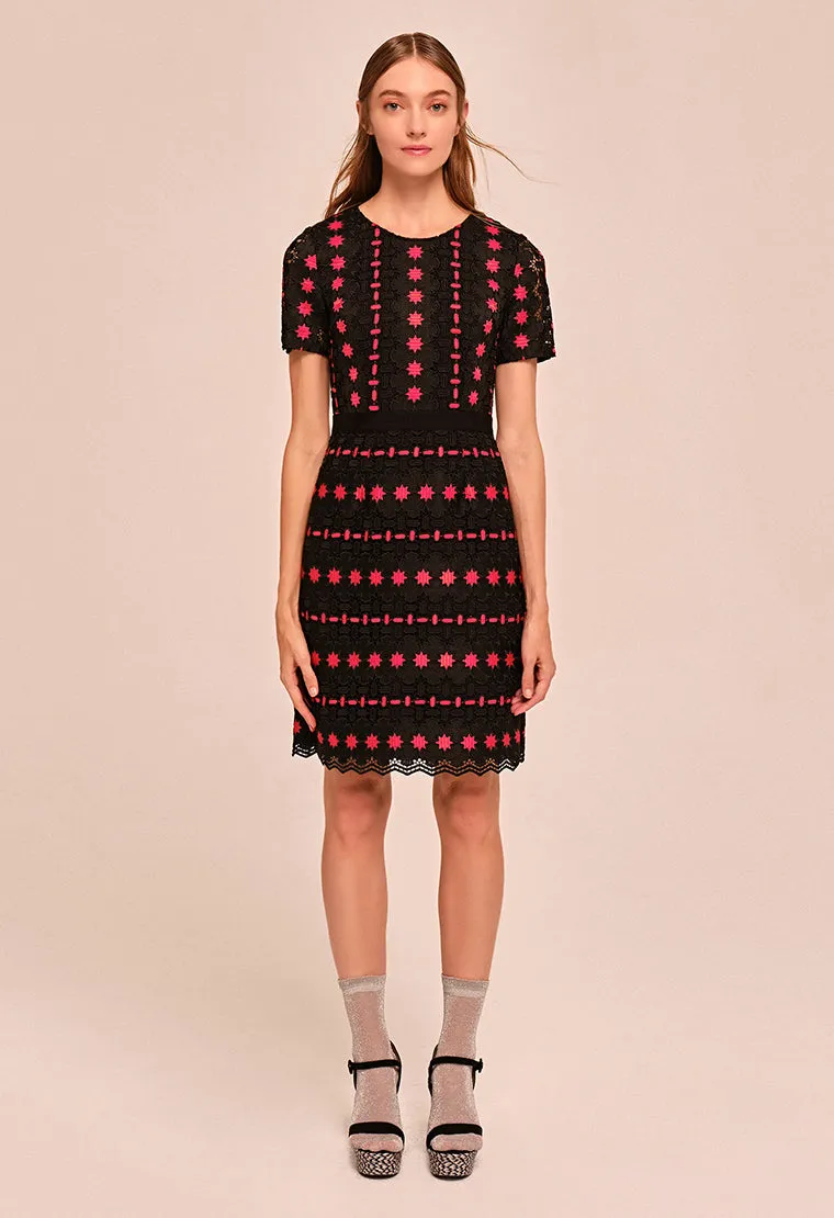 Totem lace round neck short sleeve dress