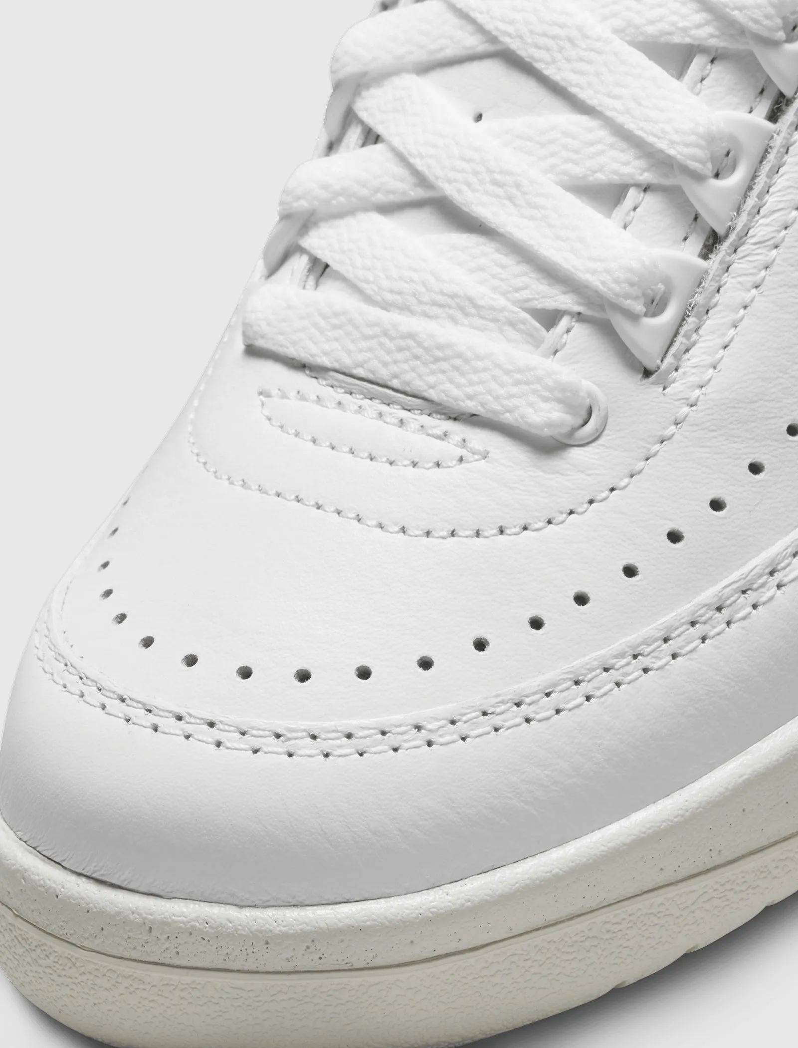 WOMEN'S AIR JORDAN 2 RETRO LOW UNC TO CHICAGO