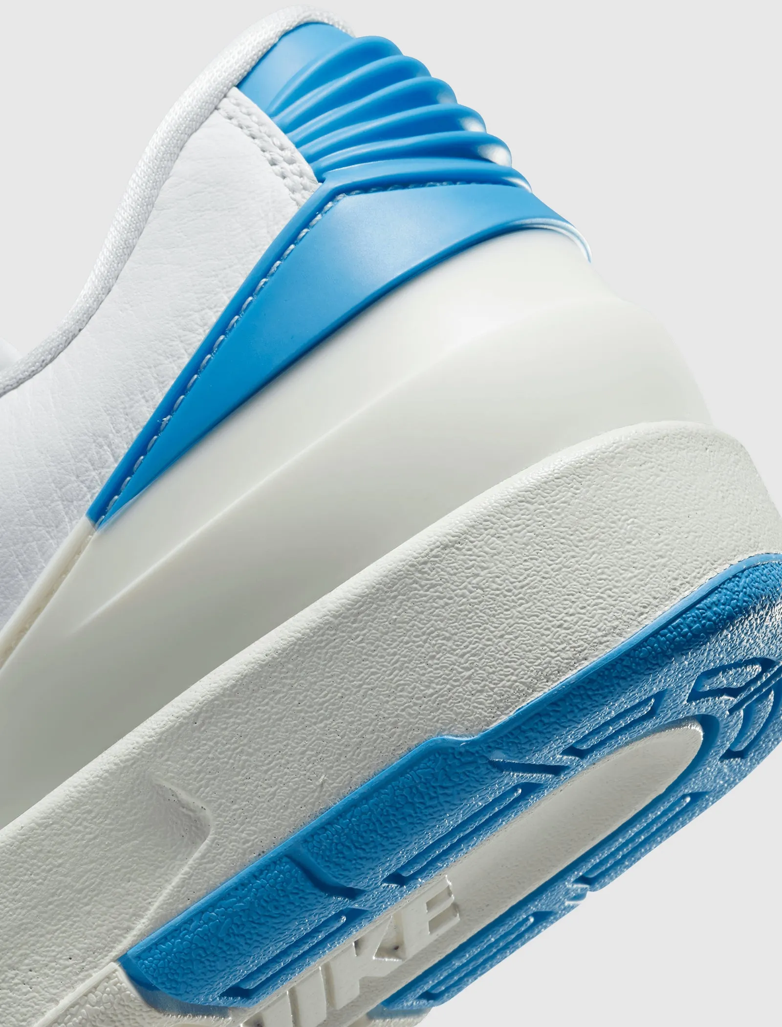 WOMEN'S AIR JORDAN 2 RETRO LOW UNC TO CHICAGO