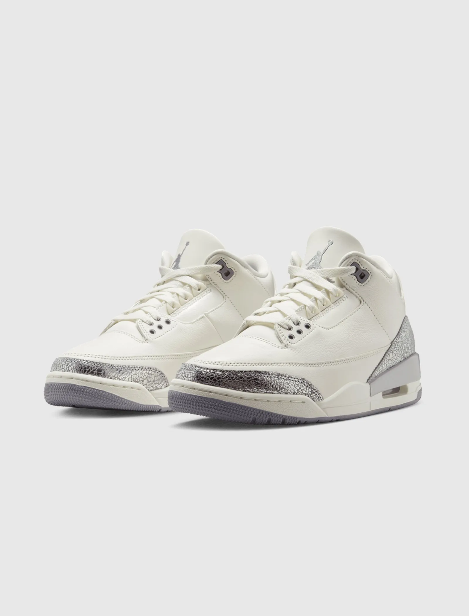 WOMEN'S AIR JORDAN 3 RETRO CEMENT GREY