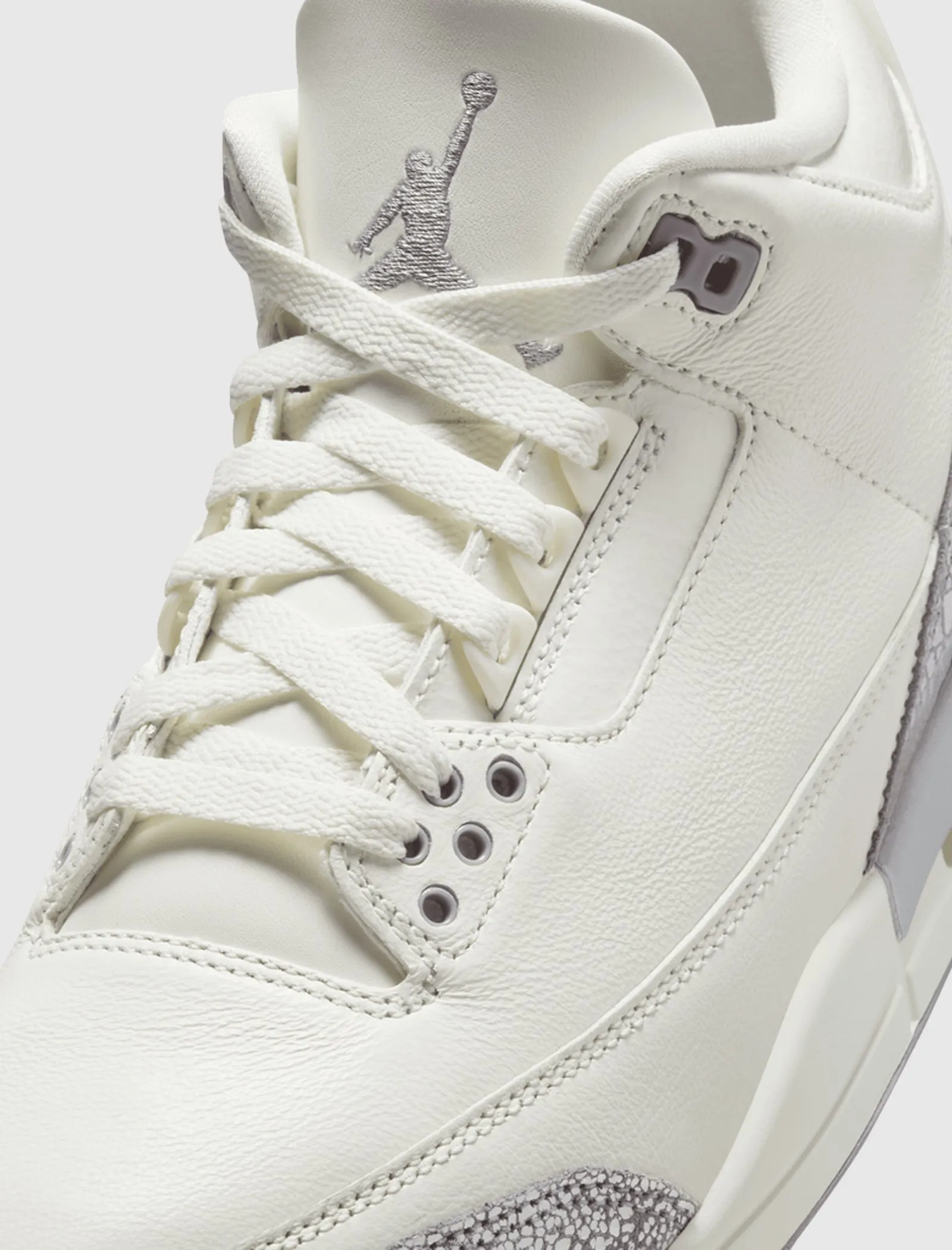 WOMEN'S AIR JORDAN 3 RETRO CEMENT GREY