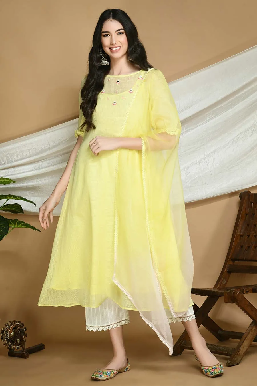 Yellow Kurta Set With Organza Stole