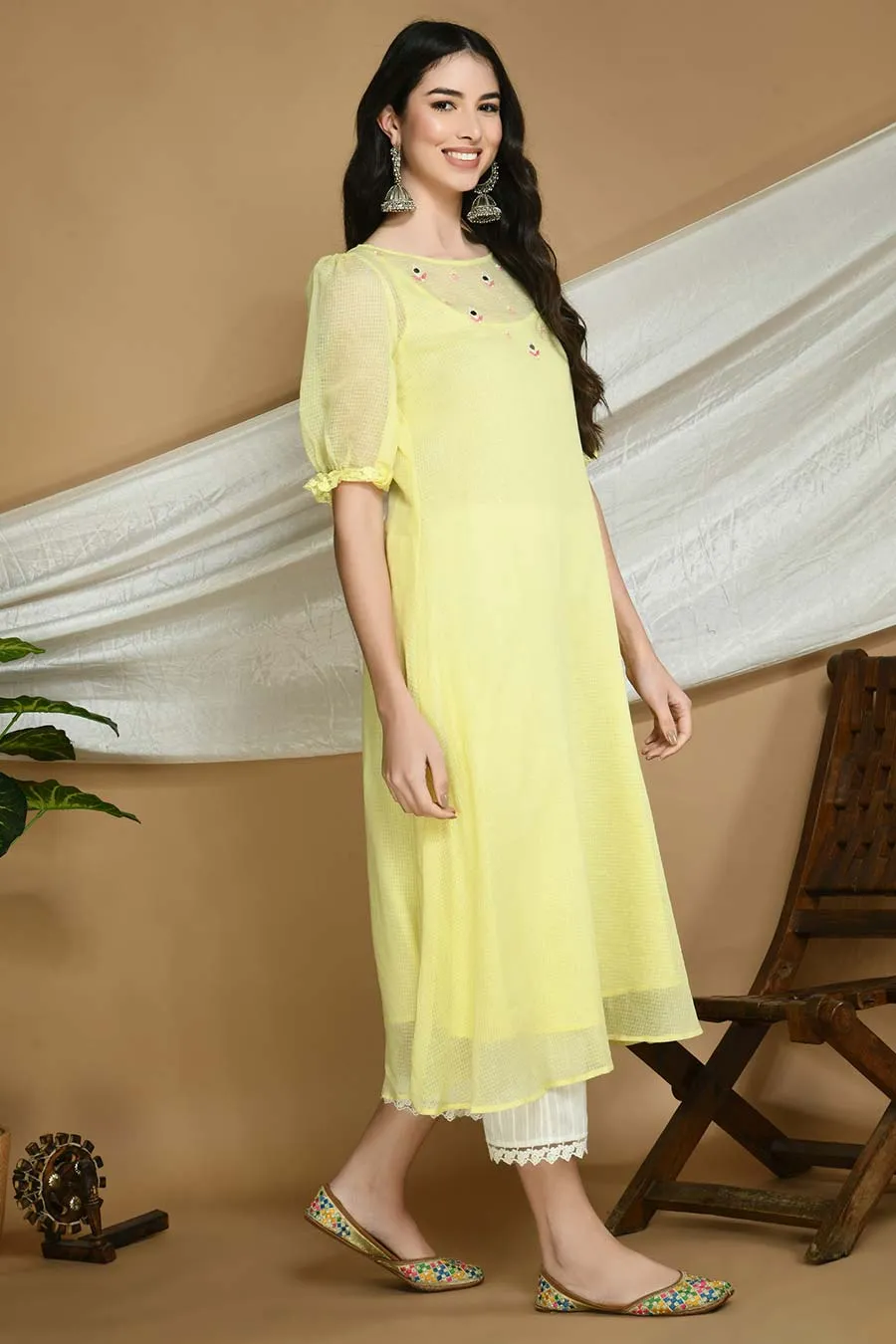 Yellow Kurta Set With Organza Stole
