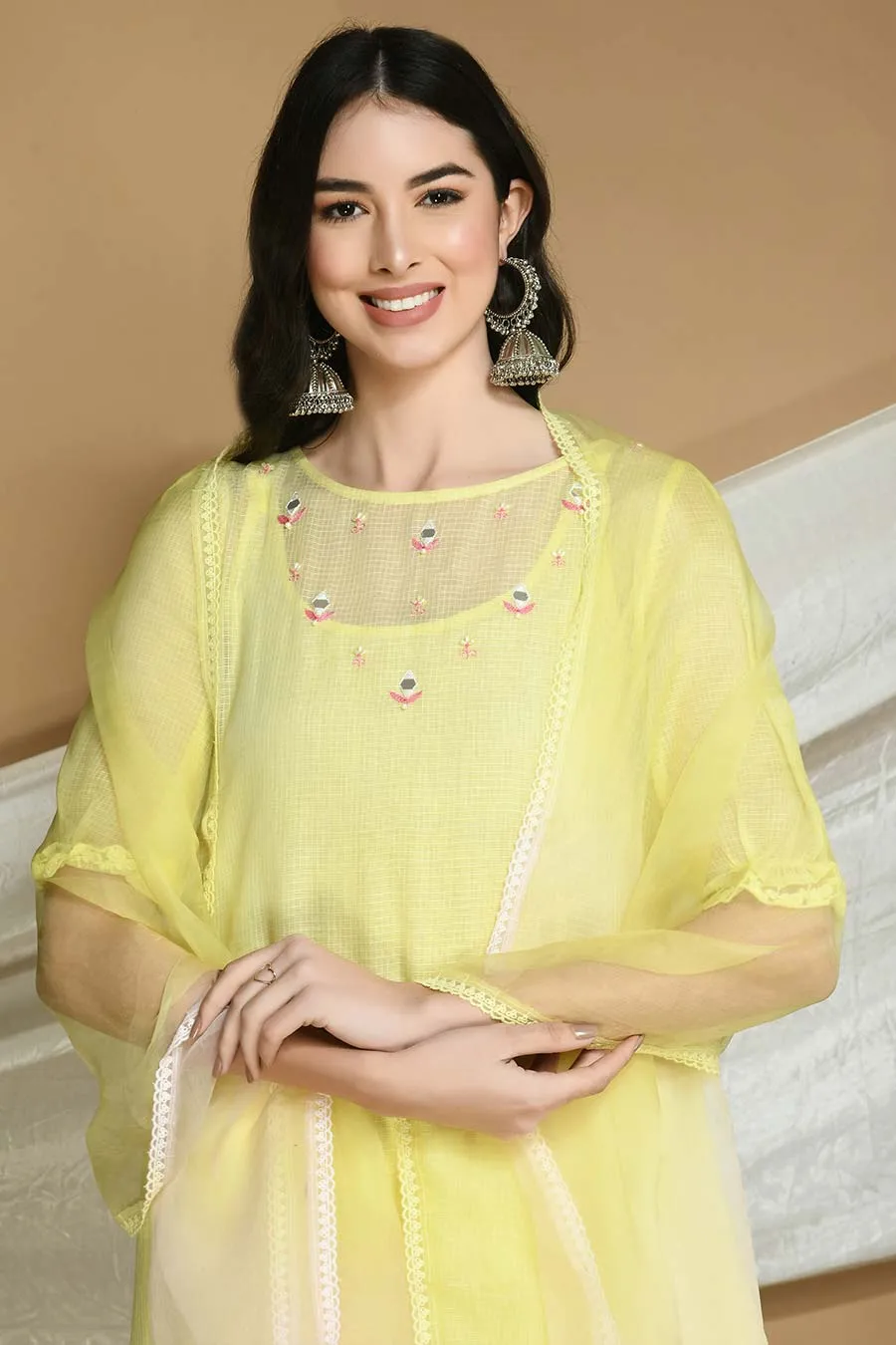 Yellow Kurta Set With Organza Stole
