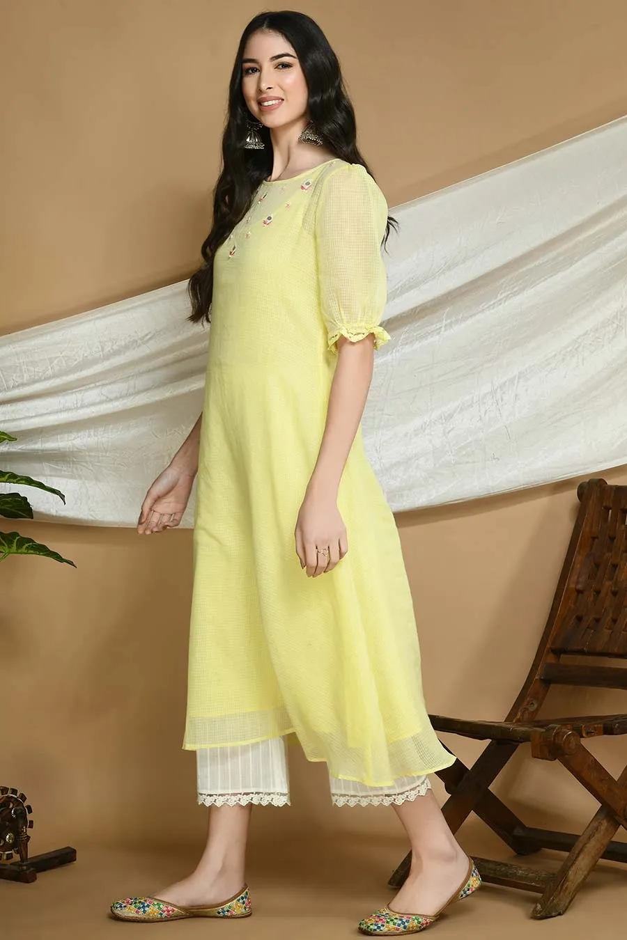 Yellow Kurta Set With Organza Stole