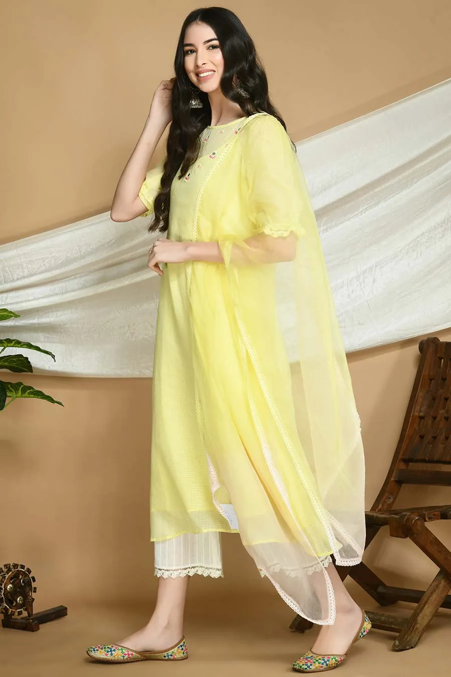 Yellow Kurta Set With Organza Stole