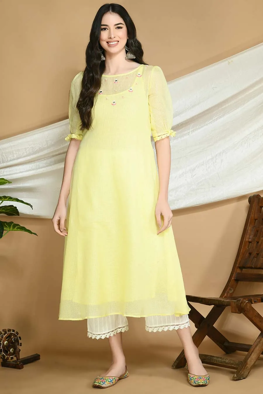 Yellow Kurta Set With Organza Stole